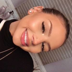 Meet your Posher, Halle